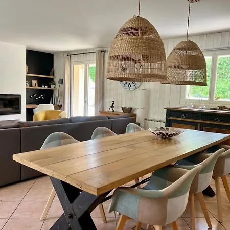 Maison Contemporaine Pres De La Soubise