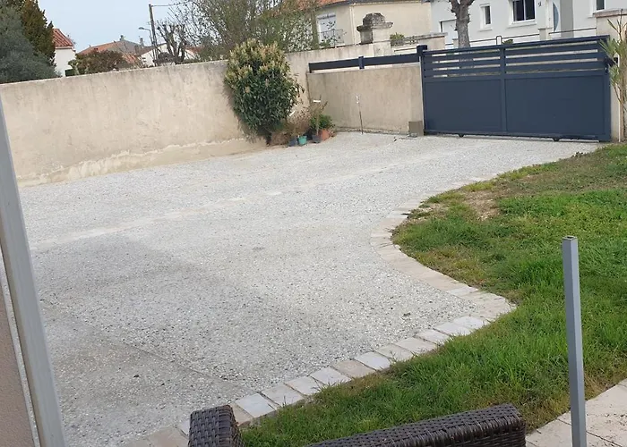 Maison Contemporaine Pres De La Soubise