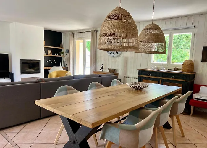 Maison Contemporaine Pres De La Soubise