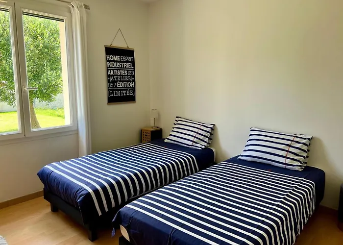 Maison Contemporaine Pres De La *