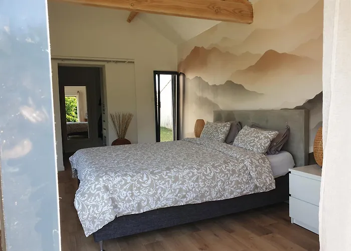 Maison Contemporaine Pres De La Сasa de vacaciones *